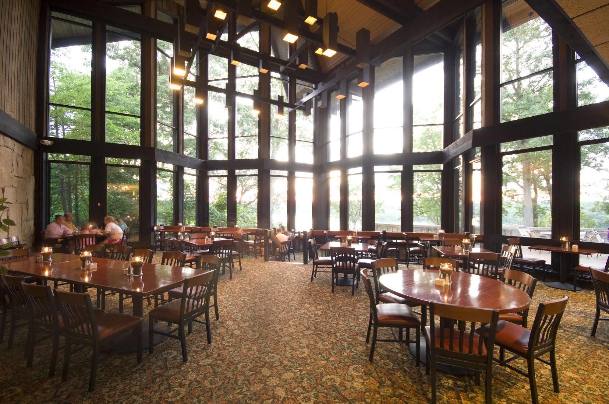 Mohican Lodge And Conference Center Perrysville Exterior foto